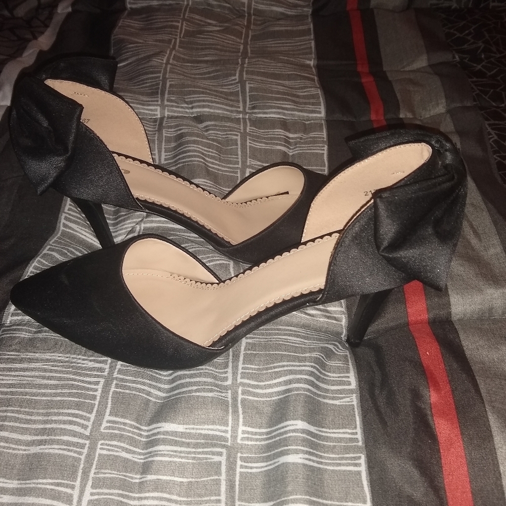 Black heels  ..
